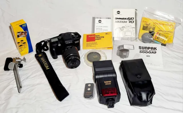 Minolta Maxxum 70 Camera With AF Zoom 28-100 mm Lot With Sunpak AF Flash