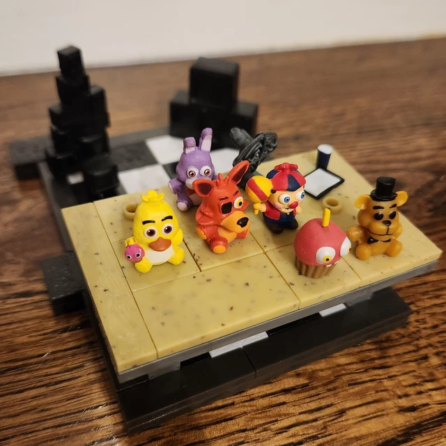 ENSEMBLE CONSTRUCTION MCFARLANE FNAF CINQ NUITS CHEZ FREDDYS