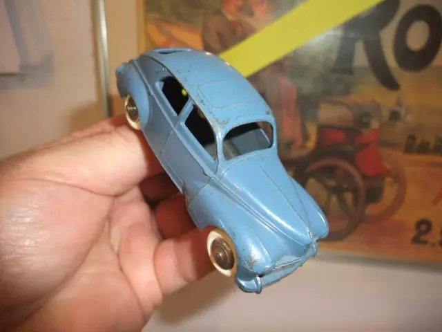 DINKY  TOYS   FRANCE    24  R    PEUGEOT   203  BLEU   PETROLE  + jantes chromé