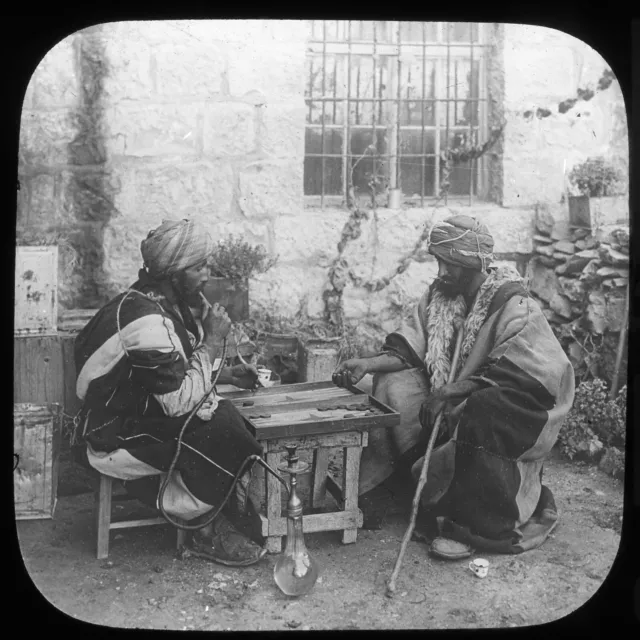 Verre Lanterne Magique c. 1900 Ethnique - Arabes jouant au Tavla - 23