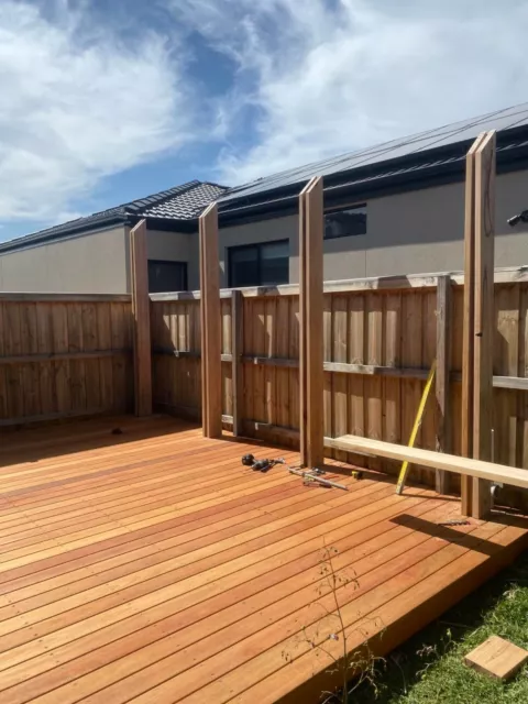 FLOODED GUM DECKING 125mm x 22mm **Set lengths of 4.9m** Durable & affordable!