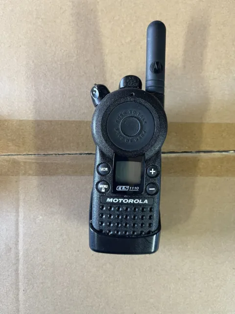 Motorola CLS1110 UHF Business 2-Way Radios Walkie Talkie