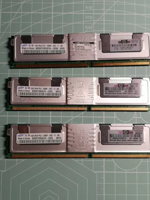 Lot de 3 mémoires Samsung 1 Go ram DDR2 - PC2-5300F - ECC pour serveur