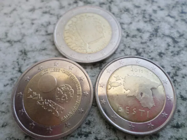 Estonia - 3 differently dated - 2 euro coins - dated 2011, 2015 and 2018