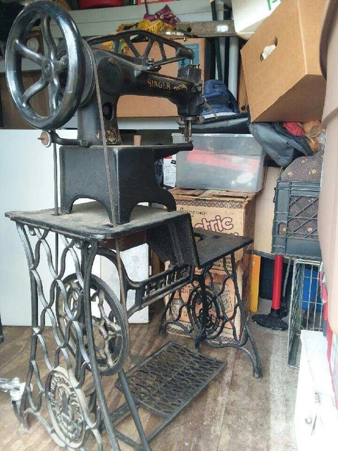 Antique Singer 29-4 industrial cobbler sewing machine