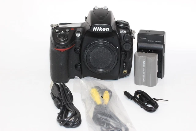 Nikon D700 12.1MP FX-Format CMOS Digital SLR Camera with 3.0-Inch...(skr-3766)