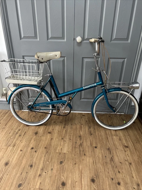 Vintage shop shopper bike
