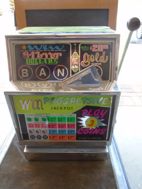 VEGAS HOWIE Bank Slot Machine Photo Vintage Early Old Nevada Key