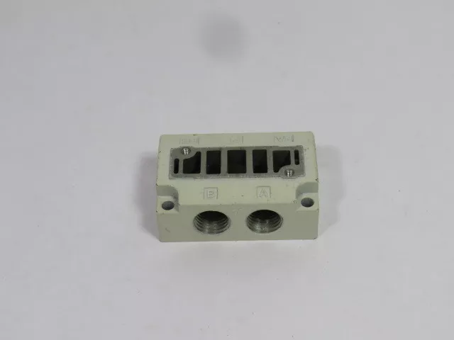 SMC SY5000-27-1 Sub Plate 1/4" NPT USED