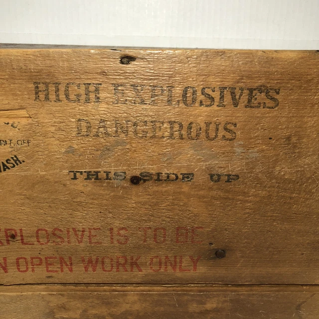 DUPONT Explosive Dynamite Box Vintage Dovetail Wood Crate Authentic Big Read 3