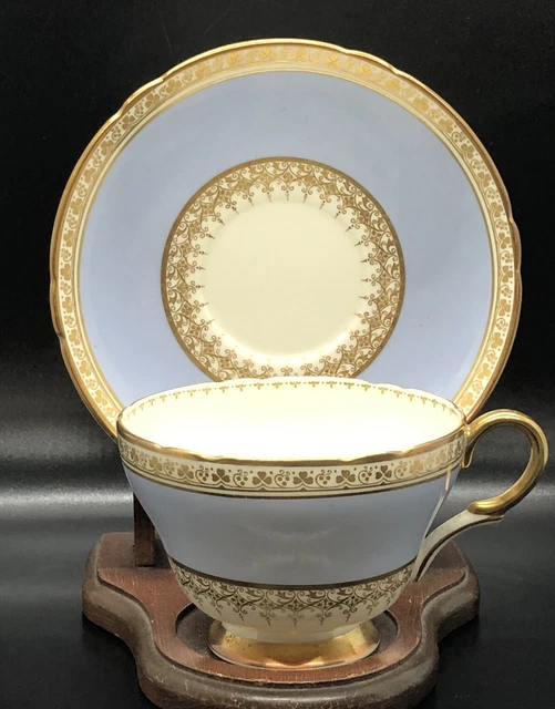 VINTAGE SHELLEY BONE China Periwinkle And Gold Clover Tea Cup And