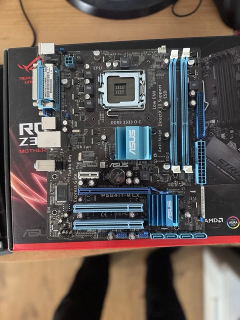 Fujitsu D3041-a11 GS 3 Intel G41 2x DDR3 RAM Socle 775 Micro ATX Carte Mère Fujitsu D3041-a11 GS 3 Intel G41 2x DDR3 RAM Socle 775 Micro ATX Carte Mère