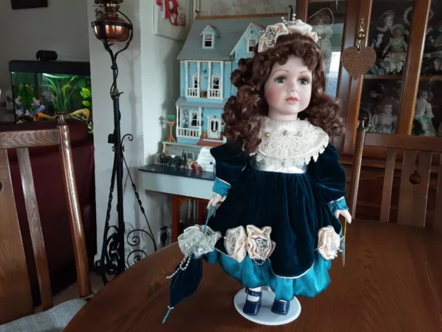Pretty Porcelain Doll Hannah With Tag 17 Inch Leonardo Collection