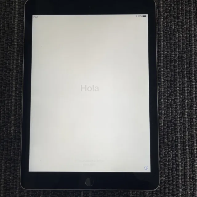 Apple iPad Air 2 16GB, Wi-Fi, 9.7in - Silver (AU Stock) Very Good Quality