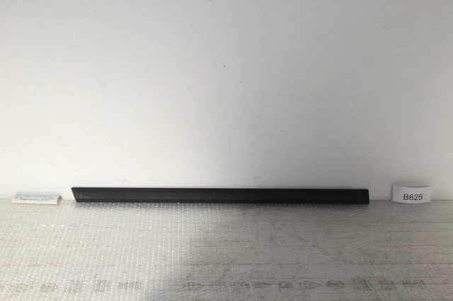 Moulure De Grille Pour Alfa Romeo Alfetta 2000 - Côté Gauche - Référence 105125944300 - Neuf