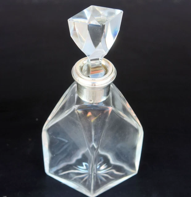Carafe en cristal taillé bec argent Baccarat XIXème
