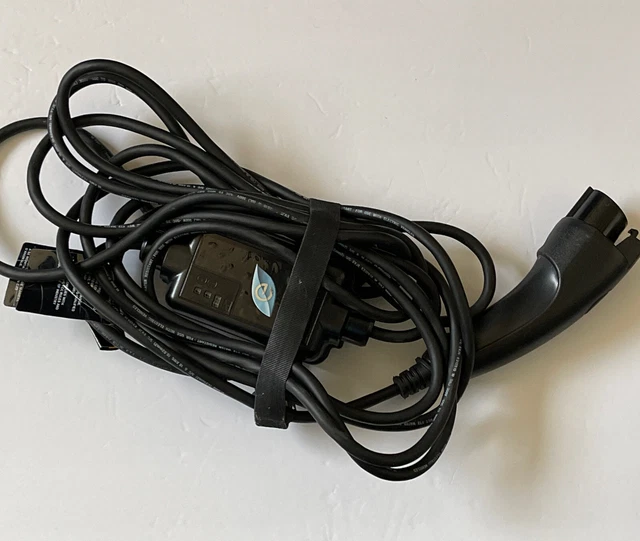 Chrysler Pacifica Hybrid Electric Car Battery EV Charger Plug In 120V 12A J1772