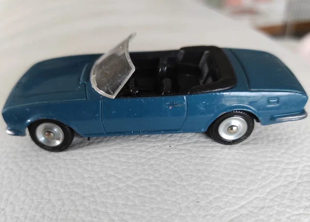 Peugeot 504 Cabriolet Dinky 1.43