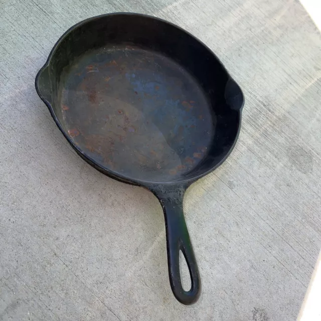 Griswold No.7 Cast Iron Skillet Small Logo As Shown Needs Cleaning Sits Flat 701