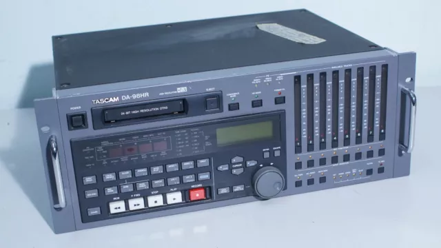 Enregistreur DAT Tascam DA-98HR 24 bits/96 kHz 8 Piste - Très bonne état