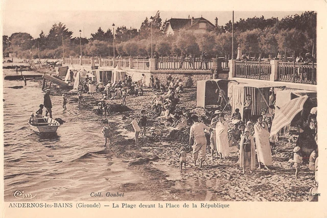 Cpa 33 Andernos La Plage Devant La Place De La Republique