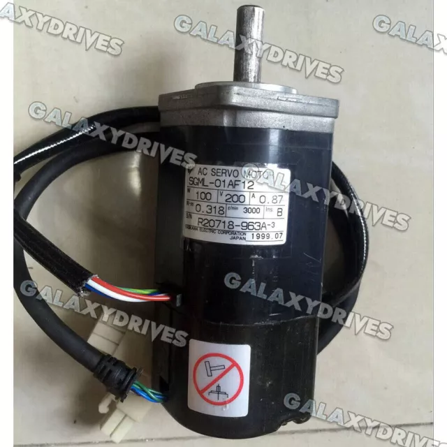 1PCS USED YASKAWA SGML-01AF12 100W AC servo motor SGML01AF12