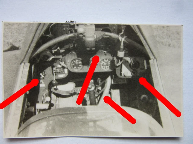 Foto LW Russland Beute Flugzeug Lawotschkin LaGG-3 jagdflugzeug Cockpit
