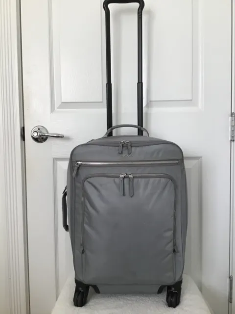 Tumi Voyageur Leger International Carry On 4 Wheel Spinner Luggage Gray See Pics