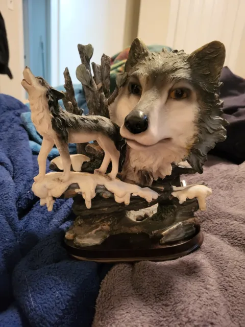 Ceramic Wolf Figurines - very good condition
