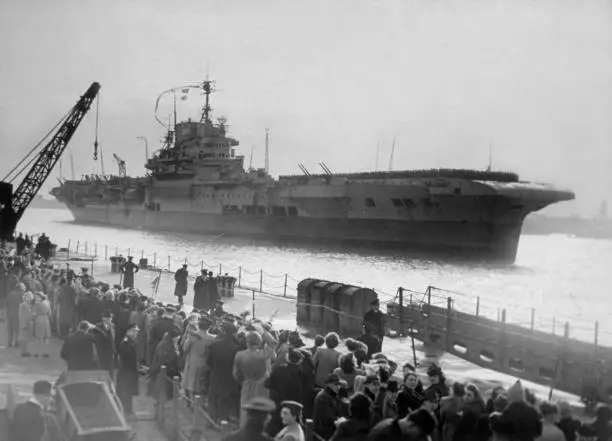 aircraft carrier HMS 'Formidable' arriving Southampton Sydney 1946 Old Photo