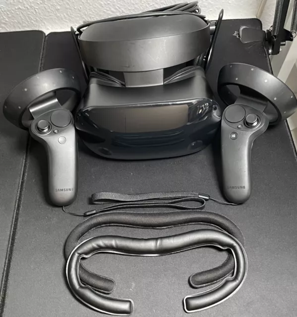 Samsung Odyssey VR Windows Mixed-Reality-Headset mit 2 Wireless-Controllern