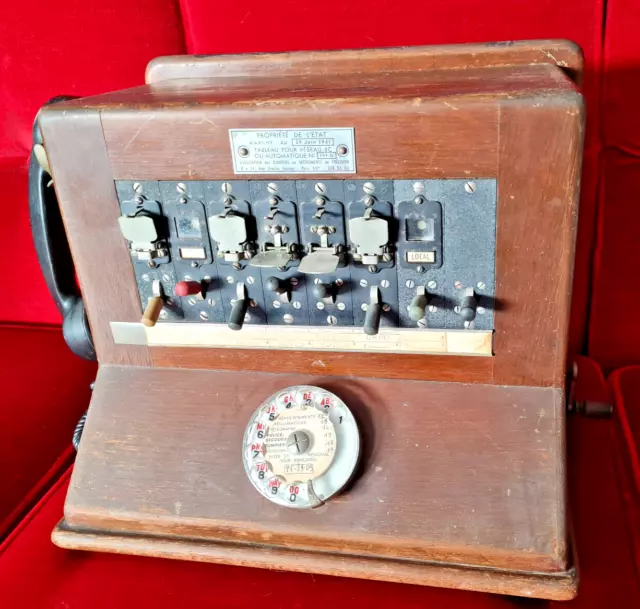Ancien standard téléphonique en bois 1961. Pour Collection ou Décoration.