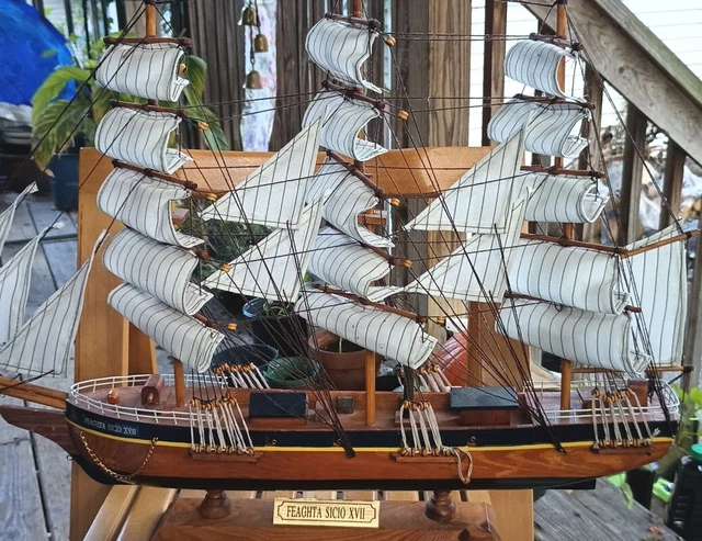 Vintage Antique Wooden Model Ship FEAGHTA SICIO XVII RARE need a True Collector