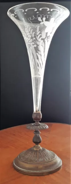 Vase ancien soliflore tulipier cornet Cristal taillé Pied laiton style Louis XVI