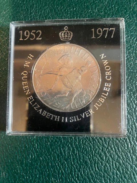 (RARE) 1977 QUEEN Elizabeth II Silver Jubilee Commemorative Crown Coin ...