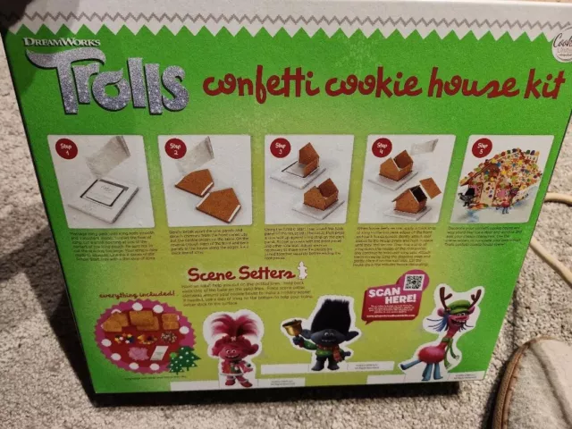 World Tour Trolls Holiday House Gingerbread Cookie Kit - 29 oz (1 PACK) 5/24 2