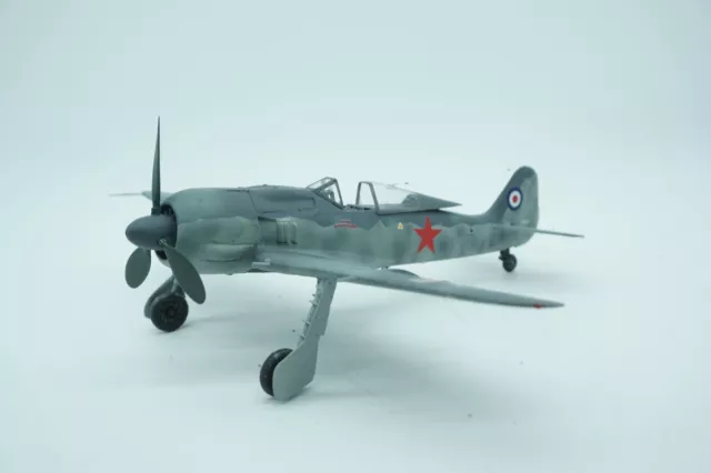 1:48 Jagdflugzeug Focke Wulf Fw 190 Captured Butchebirds soviet Service  gebaut