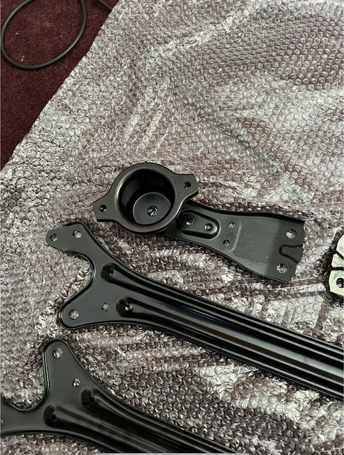 LEXUS IS200/300 SPORTCROSS Altezza Gita Rear Subframe Braces & Cups ...