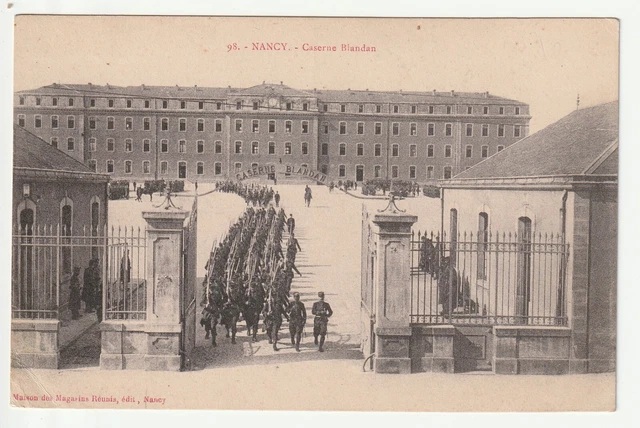 NANCY - CPA 54 - Troupes à la Caserne Blandan - Vie militaire
