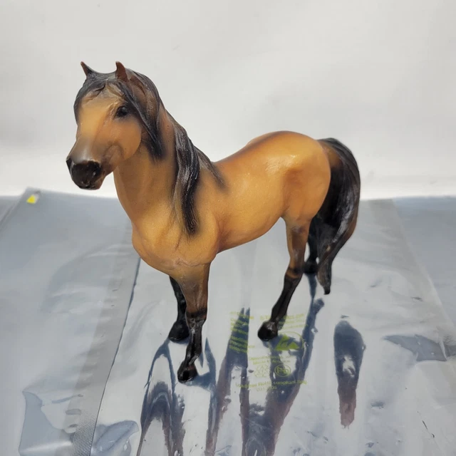 Retired Classic Breyer Horse Buckskin Mesteno h18003