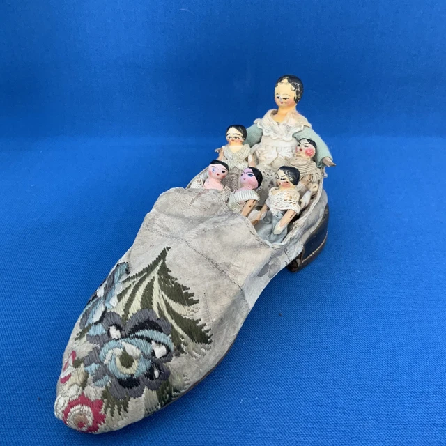 Antique Grodnertal Wooden Peg Doll Family In Shoe Circa 1830 Ultra Rare
