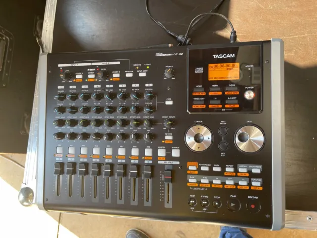 TASCAM Portastudio DP-02 REGISTRATORE MULTITRACCIA CON MASTERIZZATORE ED EFFETTI