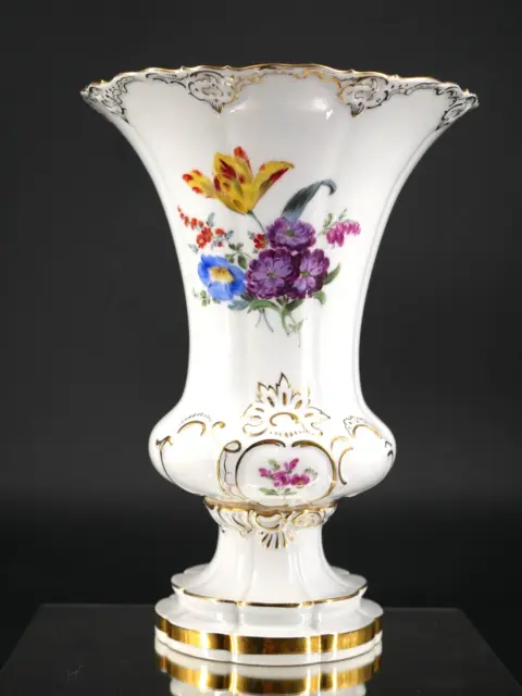 Meissen X Form Prunk Vase Amphore Blume Bunte Gold weiss Gold Malerei