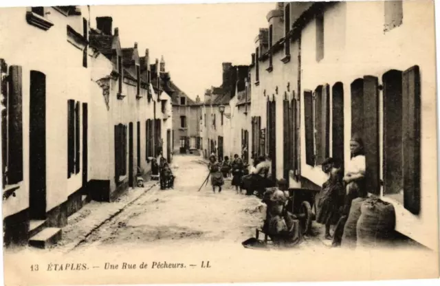 CPA ÉTAPLES - Une Rue de Pécheurs (267796)