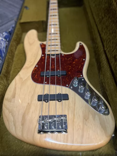 Fender Jazz Bass American Deluxe w/Bartolini pickups Fender Jazz Bass American Deluxe w/Bartolini pickups