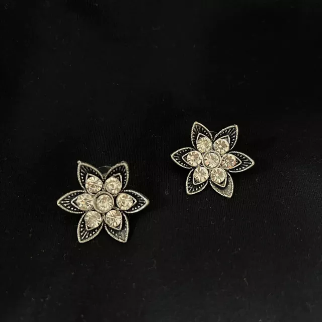 Pendientes de tuerca indios, diseño floral chapado en plata, tachuelas...