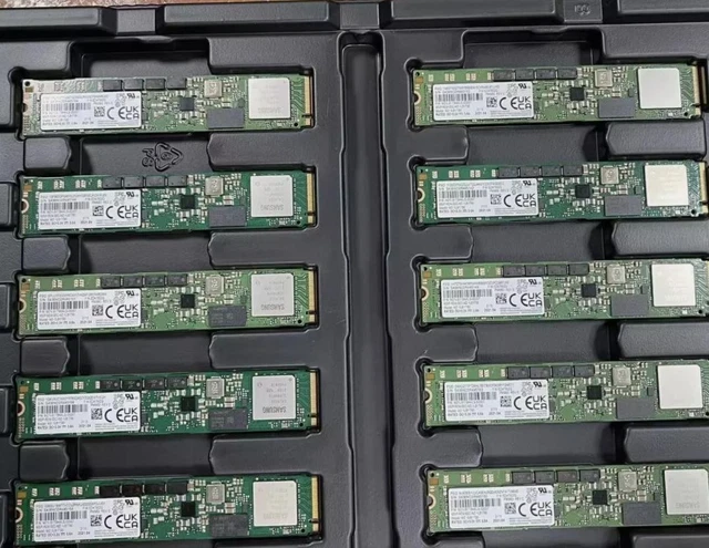 SAMSUNG PM983 Gen3x4 NVMe 22110 PCIe MZ-1LB1T90 SSD