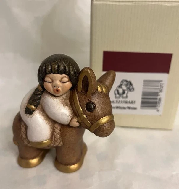 Statuina Presepe THUN - Bimba Con Oca In Ceramica, 3,6x3,6x6,2 Cm, Per Collezione Natale, Artigianale