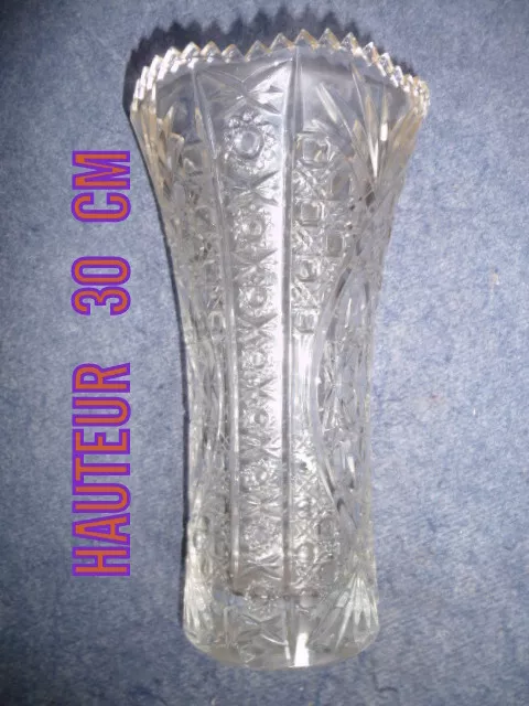 ANCIEN GRAND  VASE EN CRISTAL DE BOHEME taillé main 30 cm