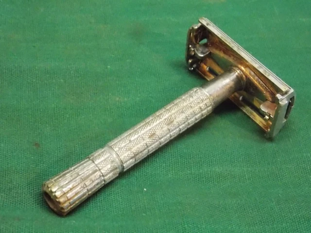 Vintage GILLETTE safety razor. TTO. C-2. Flare tip. 2